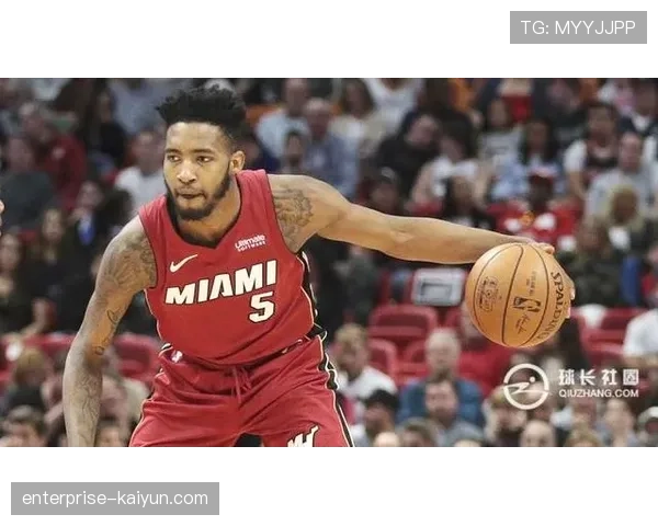 “官方：曼城后卫斯通斯因腿筋伤势将缺席四月剩余比赛，影响后场出球”